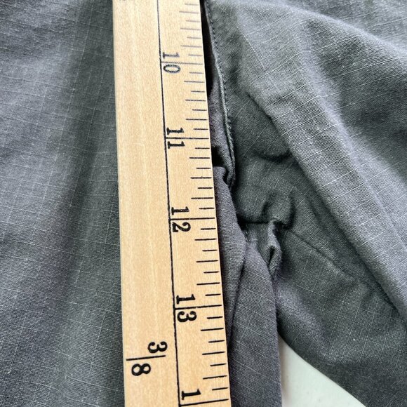 Nike Cargo Shorts Mens 36 Black Rip Stop Zipper Pockets Y2K - Picture 8 of 10